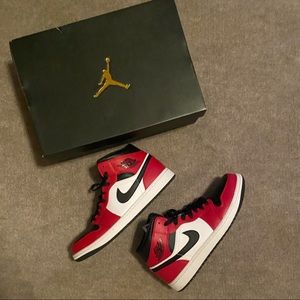 Follow @coltns.inv on Instagram for more shoes!!